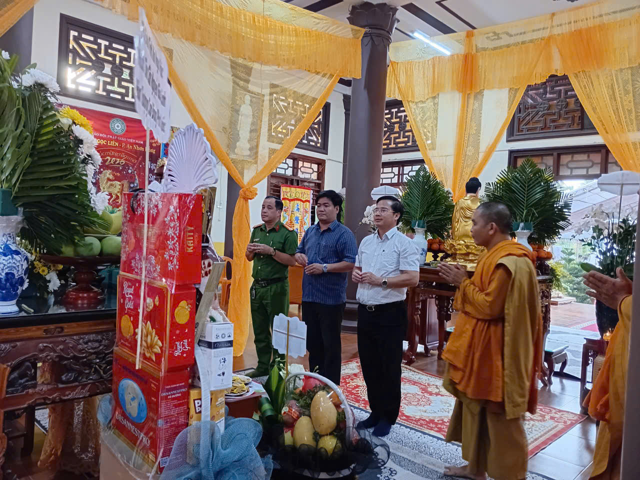 An Nhơn Đông: Các đoàn viếng tang cố Hoà thượng Giác Chiến